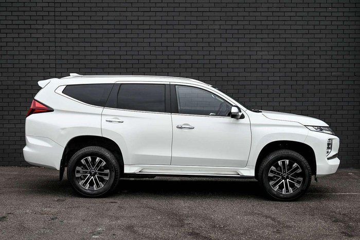 2022 Mitsubishi Pajero Sport GLS