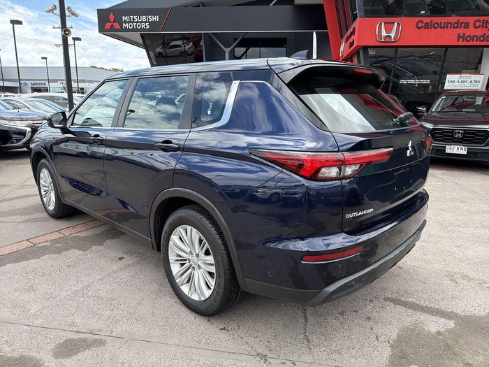 2023 Mitsubishi Outlander ES