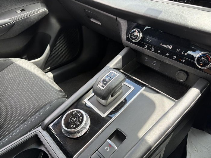 2023 Mitsubishi Outlander ES