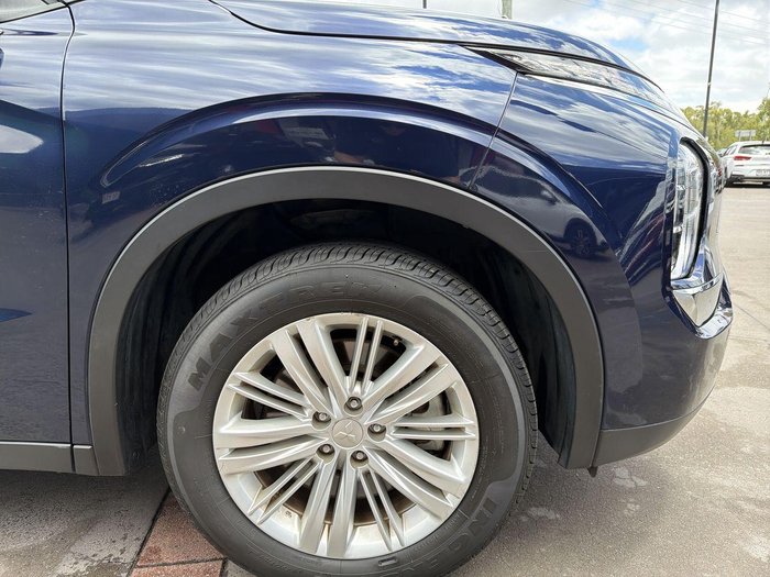 2023 Mitsubishi Outlander ES