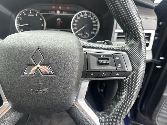 2023 Mitsubishi Outlander ES
