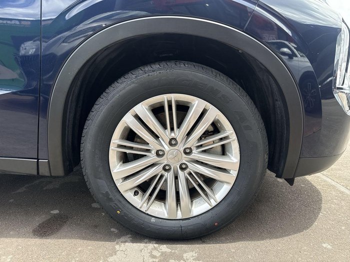 2023 Mitsubishi Outlander ES