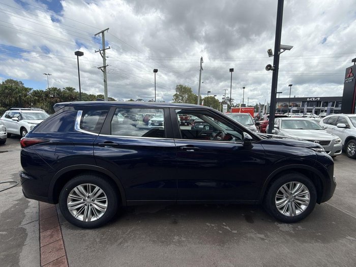 2023 Mitsubishi Outlander ES