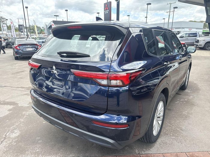 2023 Mitsubishi Outlander ES