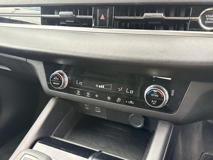 2023 Mitsubishi Outlander ES