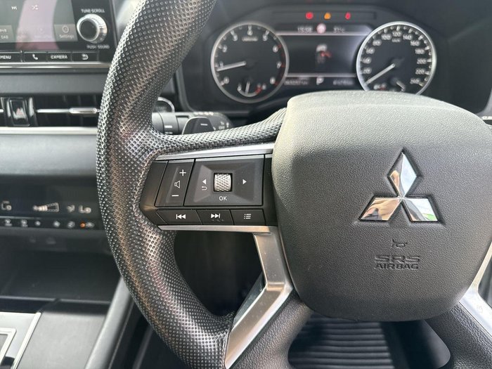 2022 Mitsubishi Outlander ES