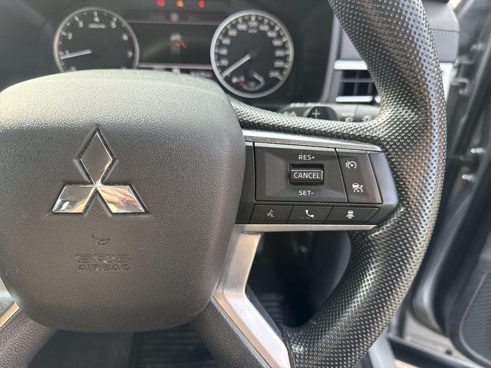 2022 Mitsubishi Outlander ES