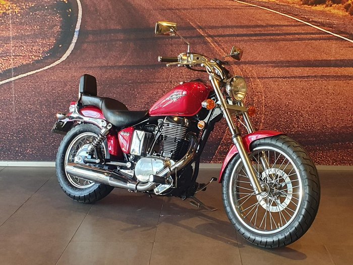 2015 Suzuki Boulevard S40 (LS650) Boulevard Red