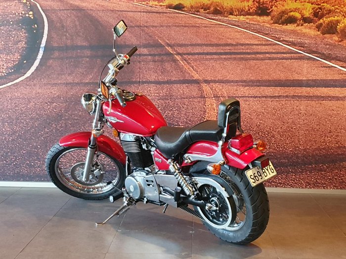 2015 Suzuki Boulevard S40 (LS650) Boulevard Red
