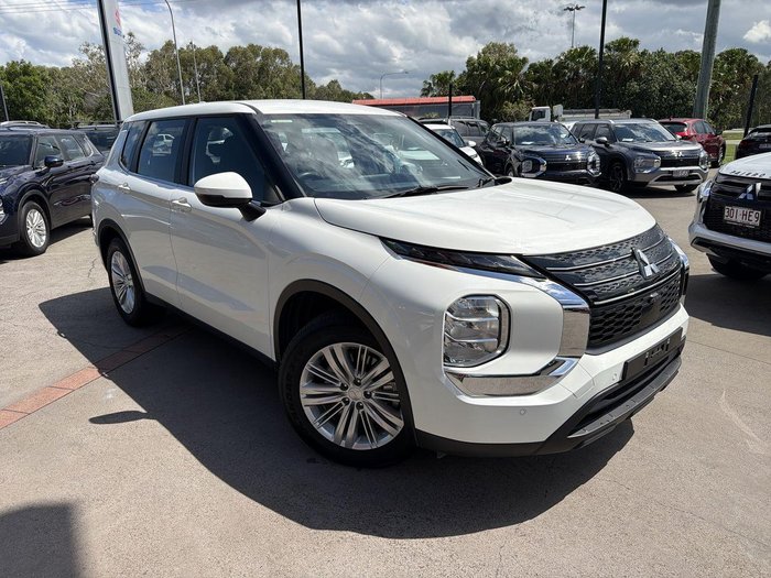 2023 Mitsubishi Outlander ES