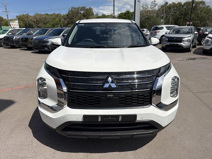 2023 Mitsubishi Outlander ES