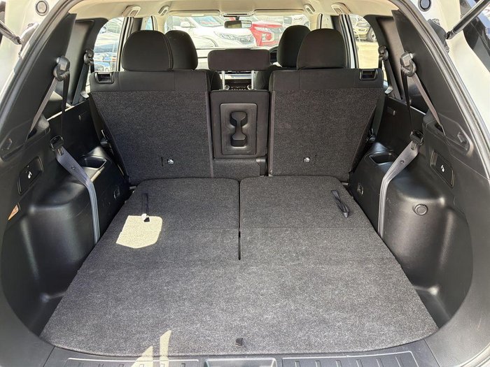 2023 Mitsubishi Outlander ES