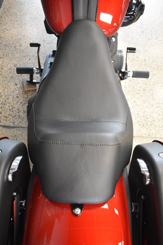 2025 Harley-davidson FXLRST LOW RIDER ST (117) BRILLIANT RED