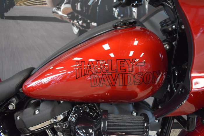 2025 Harley-davidson FXLRST LOW RIDER ST (117) BRILLIANT RED