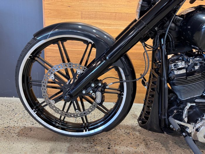 2018 Harley-davidson FXBRS BREAKOUT Black