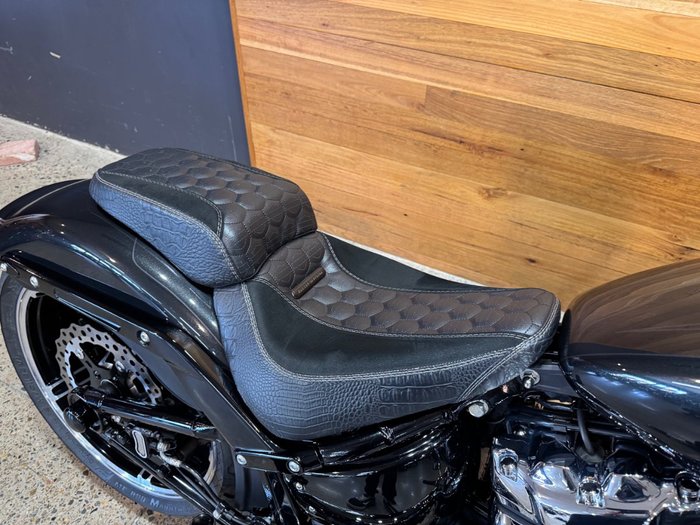 2018 Harley-davidson FXBRS BREAKOUT Black