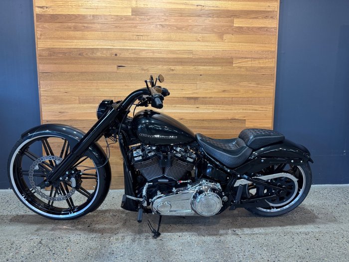 2018 Harley-davidson FXBRS BREAKOUT Black
