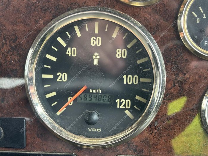 2019 Kenworth T409 White