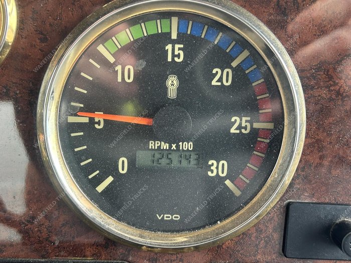 2019 Kenworth T409 White