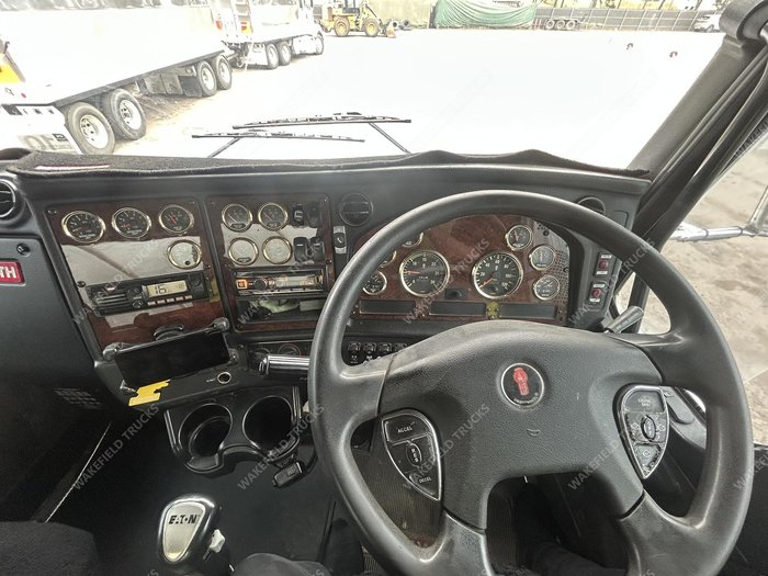 2019 Kenworth T409 White