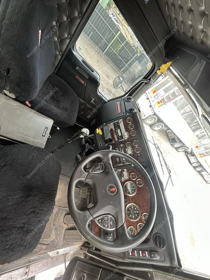 2019 Kenworth T409 White