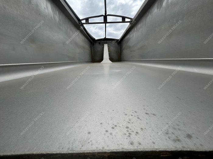 2019 Kenworth T409 White