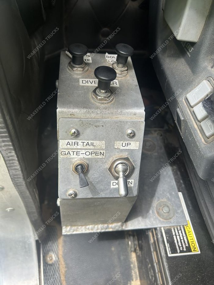 2019 Kenworth T409 White