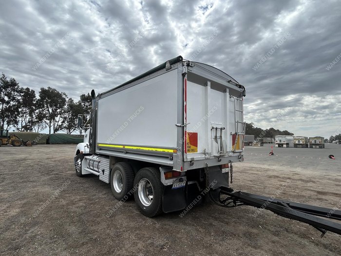 2019 Kenworth T409 White