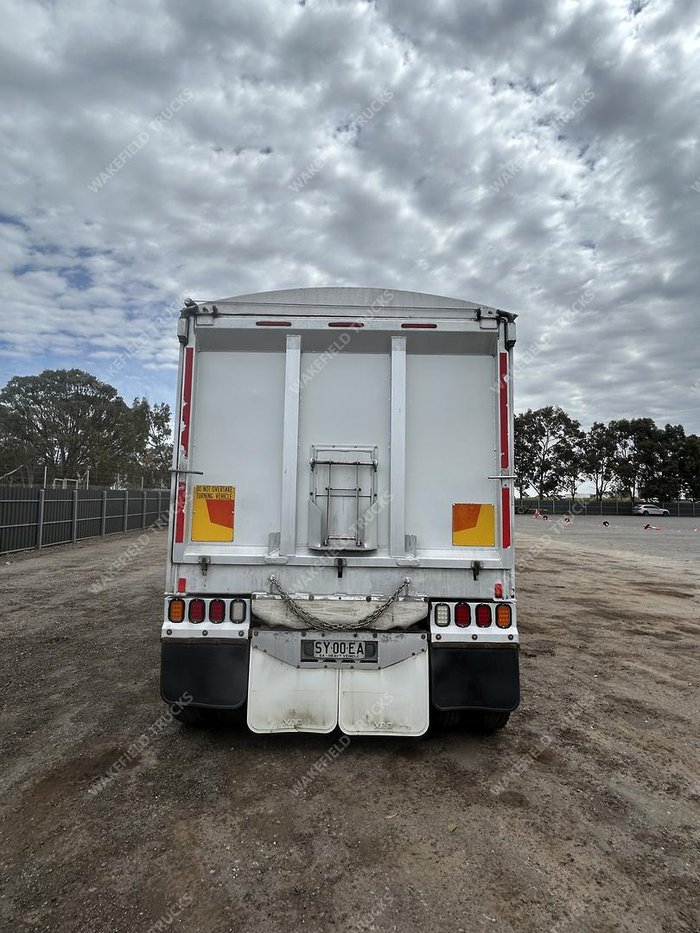 2019 Kenworth T409 White