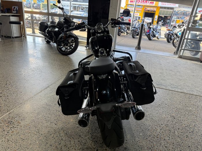 2023 BMW Motorrad R 18 HIGHLINE BLACK STORM METALLIC 2