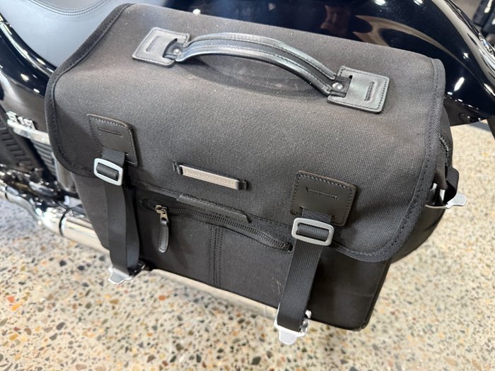 2023 BMW Motorrad R 18 HIGHLINE BLACK STORM METALLIC 2