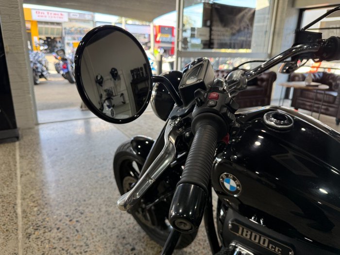 2023 BMW Motorrad R 18 HIGHLINE BLACK STORM METALLIC 2