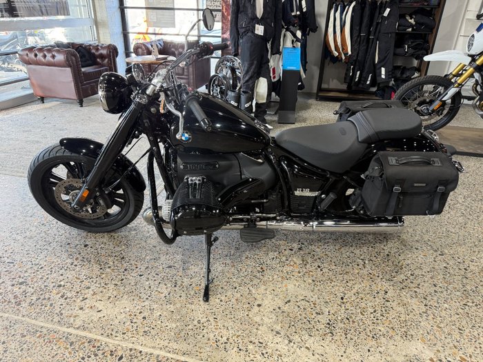 2023 BMW Motorrad R 18 HIGHLINE BLACK STORM METALLIC 2
