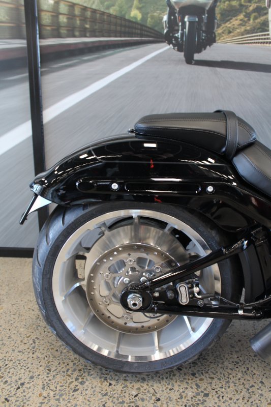 2025 Harley-davidson FLFB FAT BOY (117) VIVID BLACK