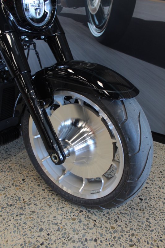 2025 Harley-davidson FLFB FAT BOY (117) VIVID BLACK