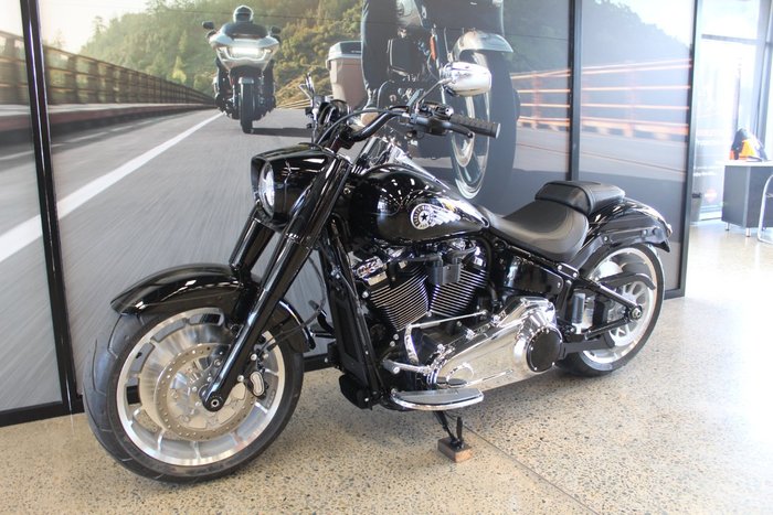 2025 Harley-davidson FLFB FAT BOY (117) VIVID BLACK