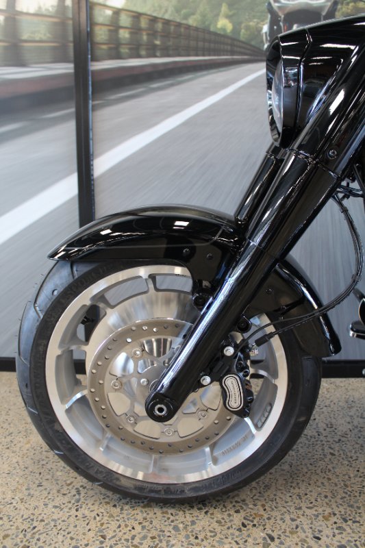 2025 Harley-davidson FLFB FAT BOY (117) VIVID BLACK