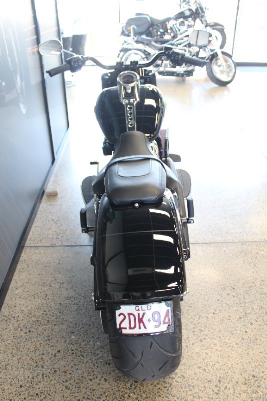 2025 Harley-davidson FLFB FAT BOY (117) VIVID BLACK