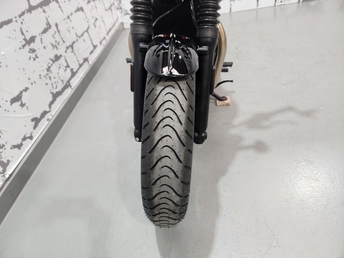 2025 Triumph Bonneville Bobber Bobber Orange