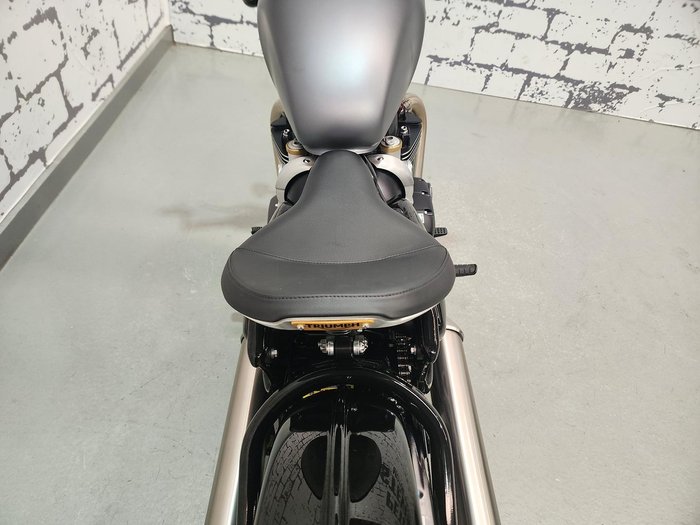 2025 Triumph Bonneville Bobber Bobber Orange