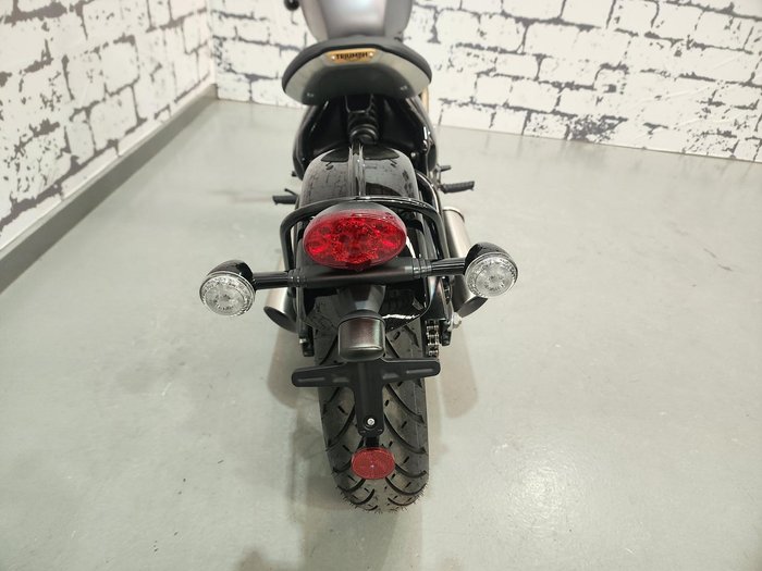 2025 Triumph Bonneville Bobber Bobber Orange