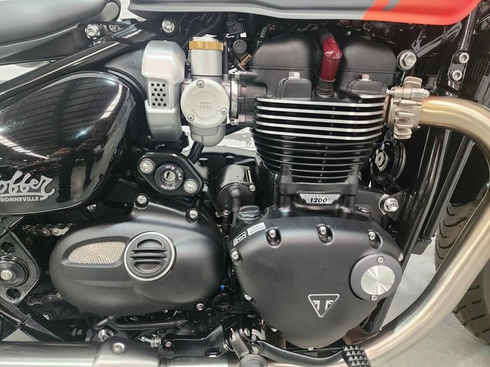 2025 Triumph Bonneville Bobber Bobber Orange