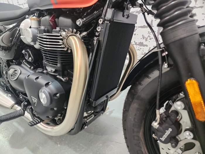 2025 Triumph Bonneville Bobber Bobber Orange