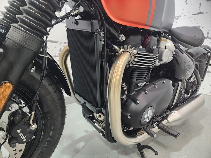 2025 Triumph Bonneville Bobber Bobber Orange