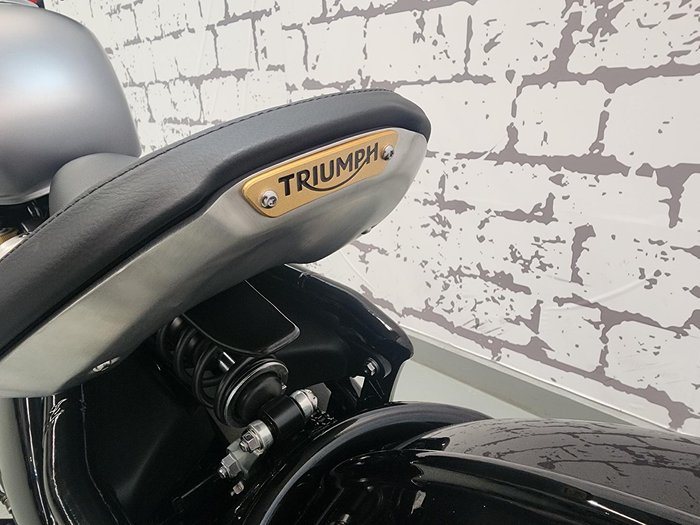 2025 Triumph Bonneville Bobber Bobber Orange