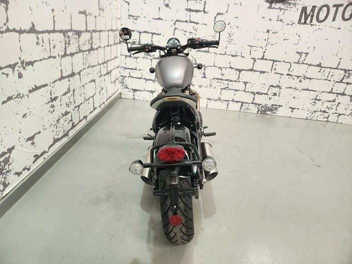 2025 Triumph Bonneville Bobber Bobber Orange