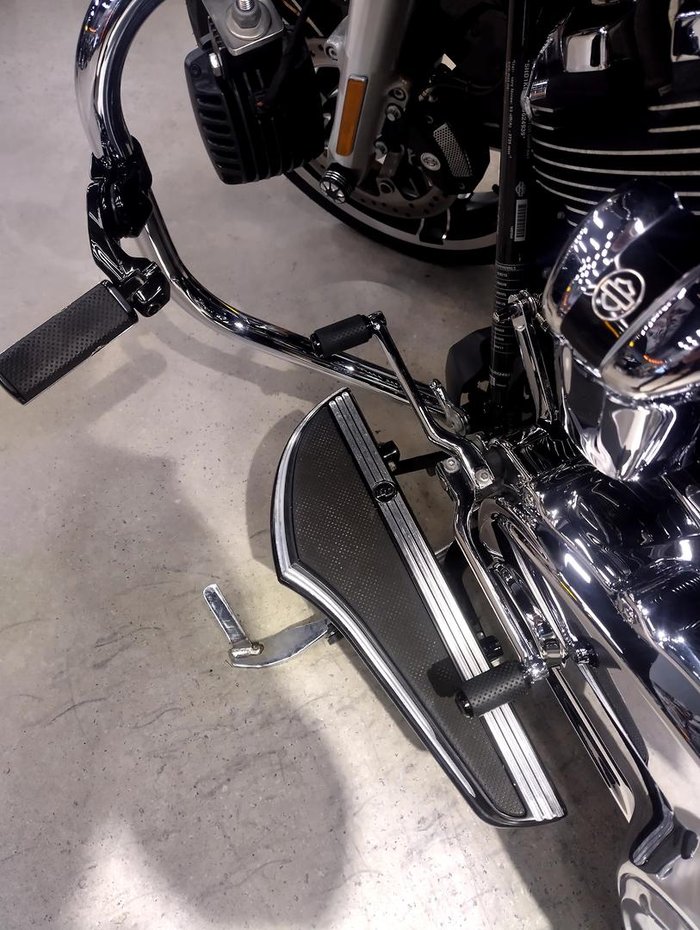 2018 Harley-Davidson Street Glide 107 (FLHX) Touring Grey