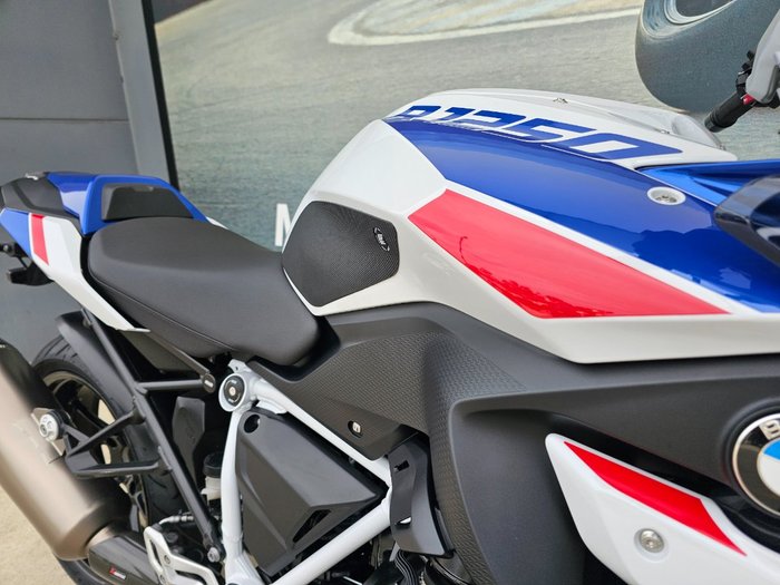 2023 BMW Motorrad R 1250 RS White