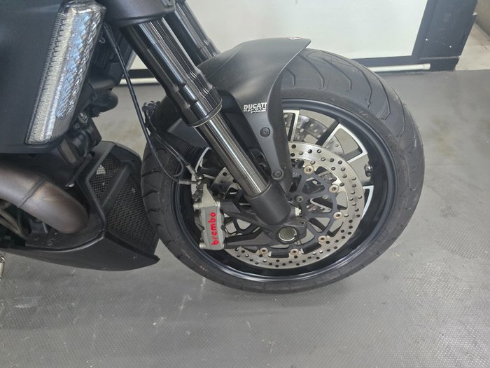 2013 DUCATI DIAVEL Black