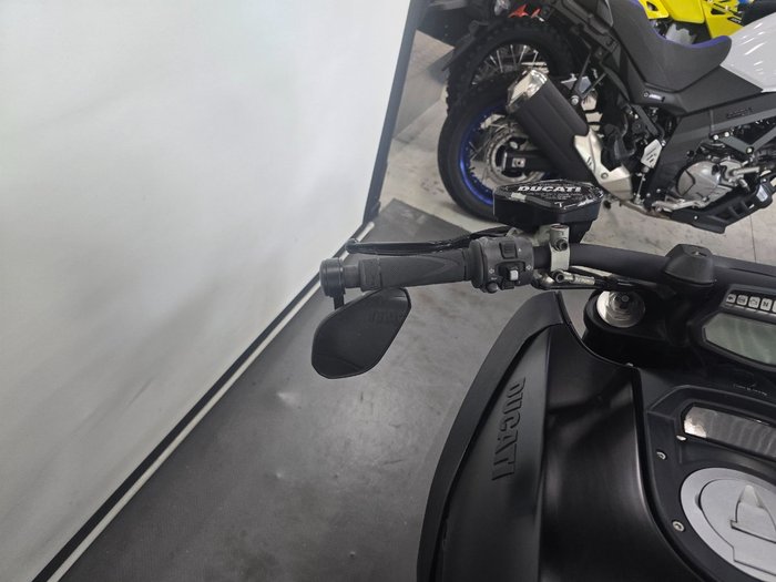 2013 DUCATI DIAVEL Black